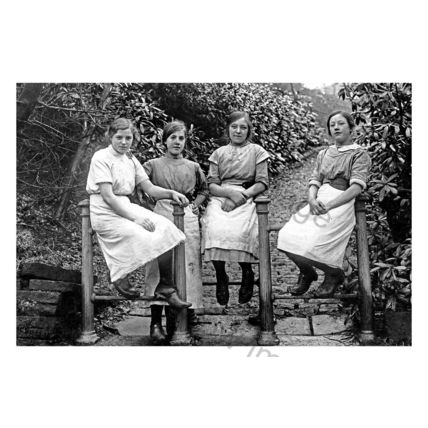 pt0927 - Bolton , Mill Girls , Lancashire - print 6x4