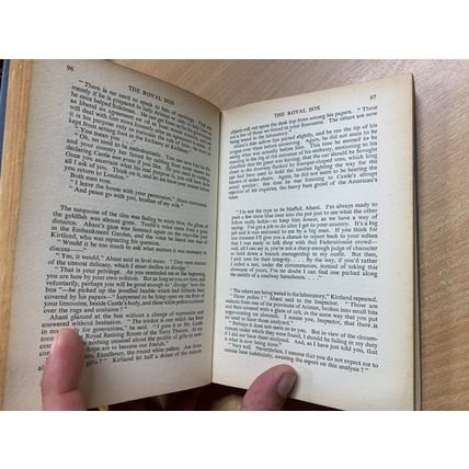 c1955 FRANCES PARKINSON KEYES "THE ROYAL BOX" FICTION HARDBACK BOOK (P3)