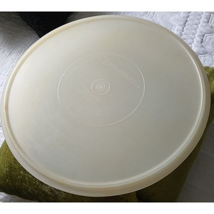 Tupperware Cake Store, vintage