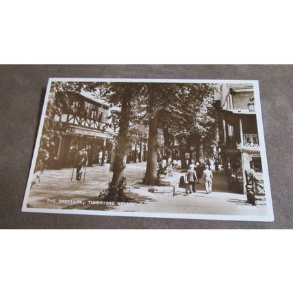 Valentines real photo postcard - The Pantiles, Tunbridge Wells - Kent