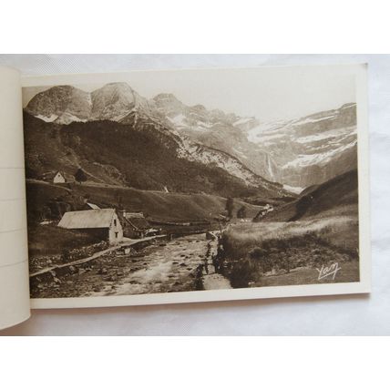 Vintage Book of 12 Postcards Gavarnie, France