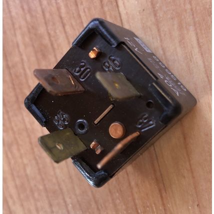 OEM AC Electro Clutch Relay # 267 VW Audi A4 A6 S6 A8 Allroad 443919578C