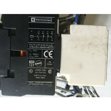 LOT 3 TELEMECANIQUE LA 4 DE 1E,24V, LADN40 CONTACTORS,24-48v COIL,A015850,BE