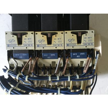 LOT 3 TELEMECANIQUE LA 4 DE 1E,24V, LADN40 CONTACTORS,24-48v COIL,A015850,BE