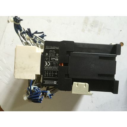 LOT 3 TELEMECANIQUE LA 4 DE 1E,24V, LADN40 CONTACTORS,24-48v COIL,A015850,BE