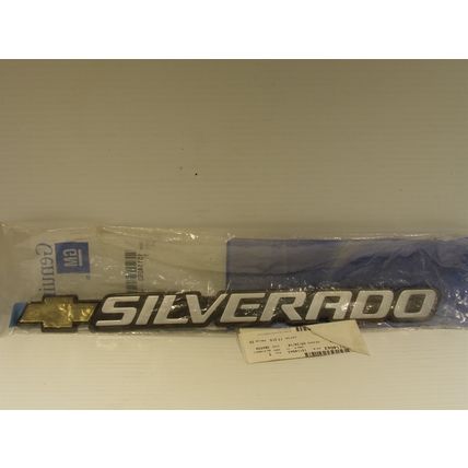 1999 - 2007 Chevrolet Silverado Emblem OEM GM 1511-4063 2000 01 02 03 04 05 06