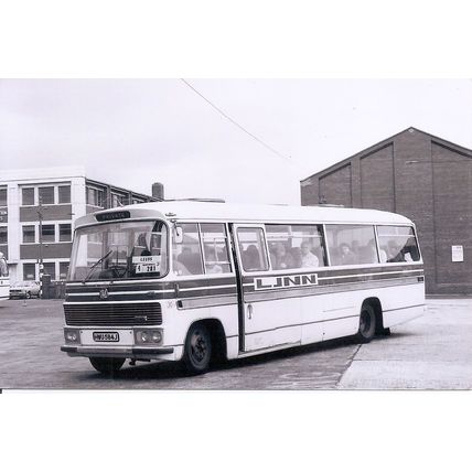 Black & White Photograph of Lunn Coaches of Rothwell - HWU 584J
