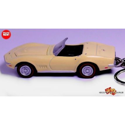 RARE KEYCHAIN VANILLA 68~69 CHEVY CORVETTE C3 CONVERTIBLE GREAT GIFT