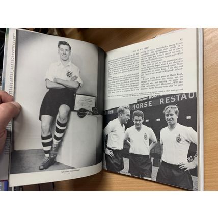 1960 "BOBBY CHARLTON'S BOOK OF SOCCER" 1ST ED MAN UTD FOOTBALL HB BOOK (P4)