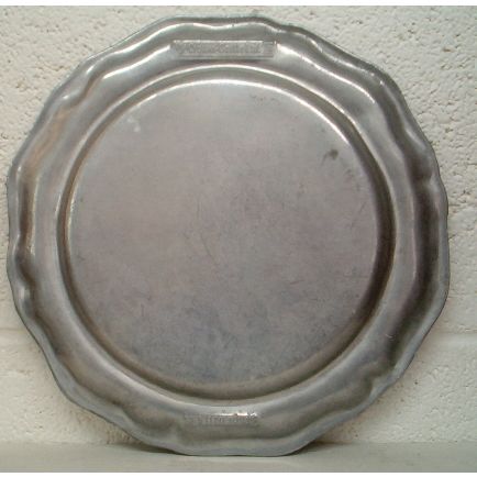 VINTAGE ' CROWN-CASTLE ' PEWTER Dinner Plate ( 10 inch )