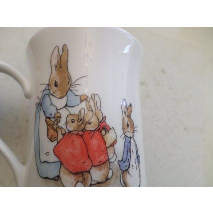 Peter Rabbit - Queen's England - 100 years - Fine Bone China - 7oz Mug - FREDER