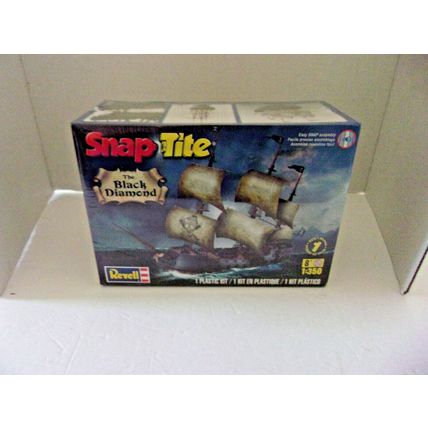 Revell/ Germany Black Diamond Pirate Ship SnapTite 1:350 Scale