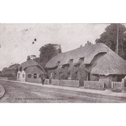 ED14 BASINGSTOKE - HACKWOOD ROAD. PRINTED POSTCARD