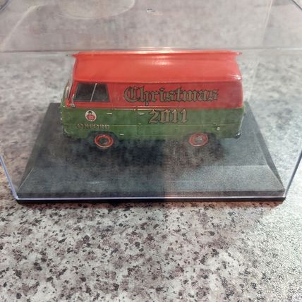 Oxford Die-Cast Commercials FDE007 Van Xmas 2011 1:43 Ltd Number 1 of 7811