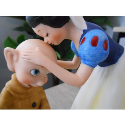 Vintage Snow White Kissing Dopey Figurine Walt Disney Porcelain