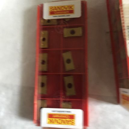 100 SANDVIK 009242N47 7.025,SANDVIK 2040 CARBIDE INSERTS X066000X 043755,EJ,AK