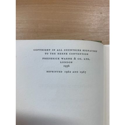 1967 THE BOOK OF FLOWERING TREES AND SHRUBS ILLUSTRATED HARDBACK BOOK (P3)