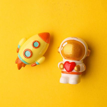Planet Astronaut Magnet Fridge Magnet