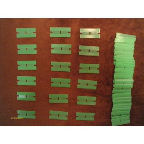 100 pcs PLASTIC SINGLE EDGE RAZOR BLADES REMOVE DECALS PINSTRIPES PAINT DIRT NEW