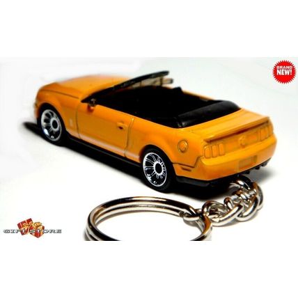 RARE KEYCHAIN ORANGE FORD MUSTANG CONVERTIBLE CUSTOM Ltd. Ed. GREAT GIFT