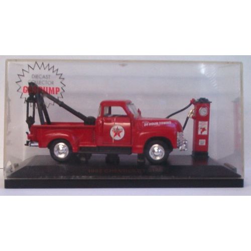 ROAD CHAMPS ' 1953 CHEVROLET 3100 TOW TRUCK TEXACO ' Display