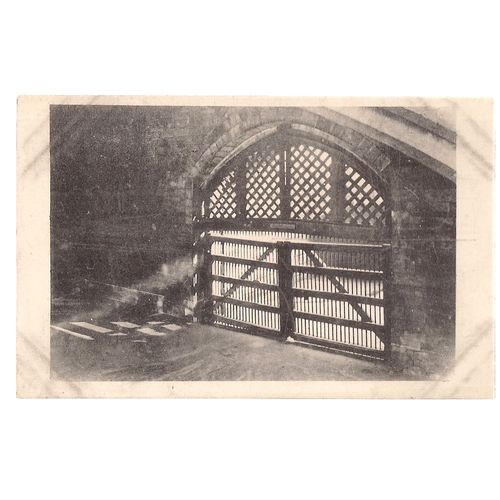 TRAITORS' GATE, TOWER OF LONDON . unused vintage postcard =