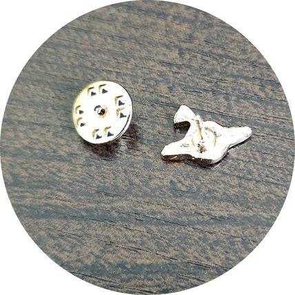 Planet Pin Badger Butterfly Back 1.7cm x 1.5cm Enamelled Badges Lapel Metal BA45