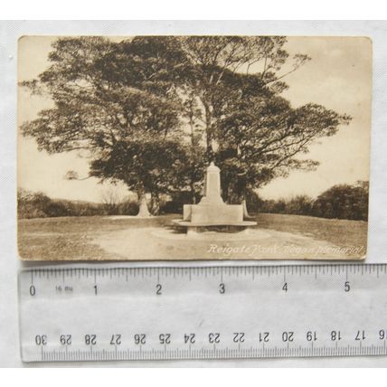 vintage postcard Vogan Memorial, Reigate Park