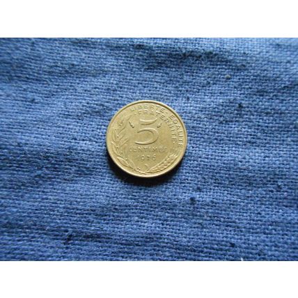 1976 FRANCE 5 CENTIMES COIN.