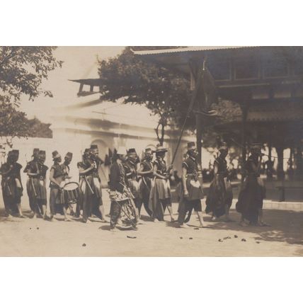 Changing Guards Military Sultan Palace India Malaya Asian Old Postcard