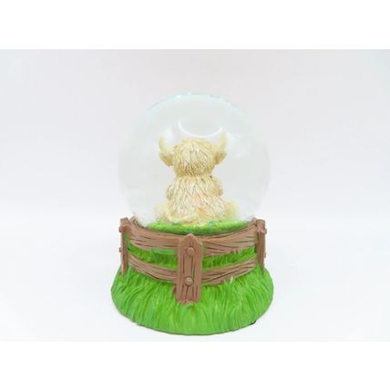 Highland Cow Snow Globe Glitter Holding a Golden Heart 9 CM Gift Home Decor