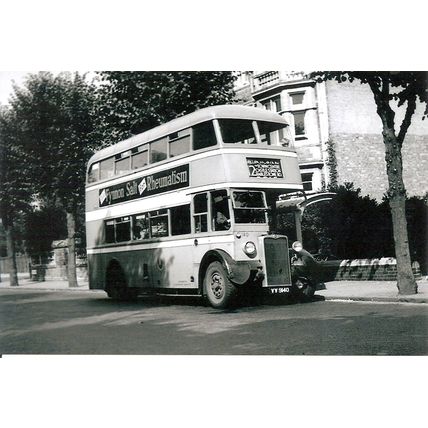 Black & White Photograph of Northampton Corporation Transport - VV 9140