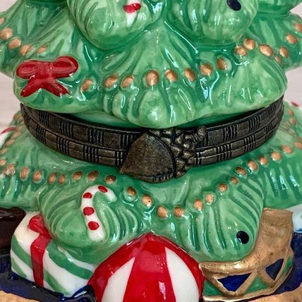 Porcelain Hinged Christmas Tree Trinket Box W Gold Star Green & Red Lidded 4.75"