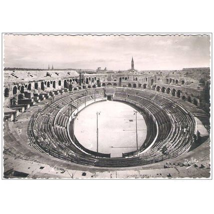 30 - NIMES - INTERIEURE DES ARENES