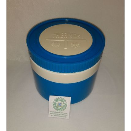 VINTAGE 1970s KING-SEELEY BLUE AND WHITE SOUP THERMOS w LID & STOPPER