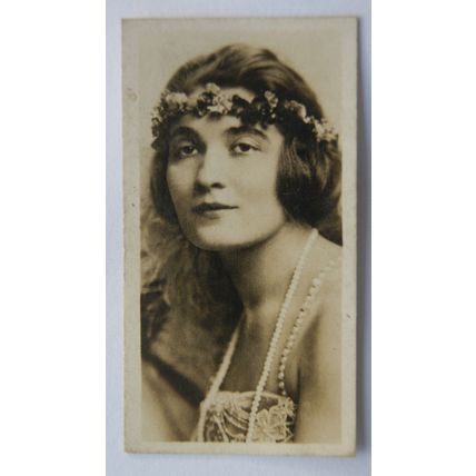 1928 Sarony National Types of Beauty No. 32 Czechoslovakia