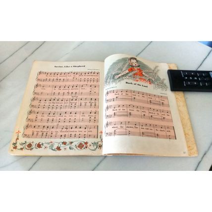 Old Vintage Original Little Golden Book Of Hymns (H) Eighth Edition 1947