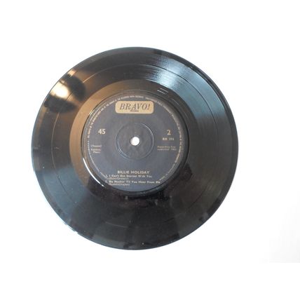 7" 1965. E P. BILLIE HOLIDAY. 4 TRACKS. JAZZ ,BRAVO 374. near mint. NO MARKS !!!