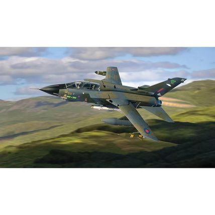 TORNADO GR.1, JOHNNIE WALKER 'STILL GOING STRONG' 1998 - CORGI AA29401 1/48