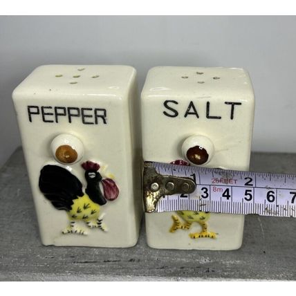 Rooster Salt & Pepper 1950's by Thames Japan Hand Painted Ceramic Japan Vintage