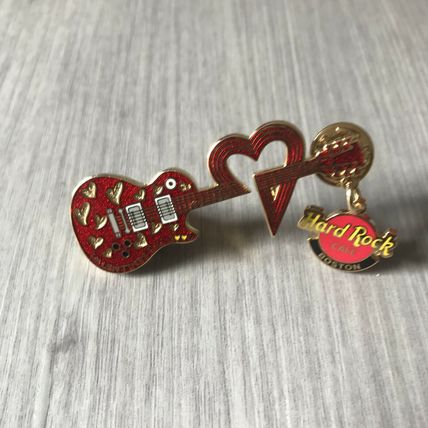 Hard Rock Cafe RARE BOSTON 2002 Valentines Day LE250 Dangle logo Pin SUPERB
