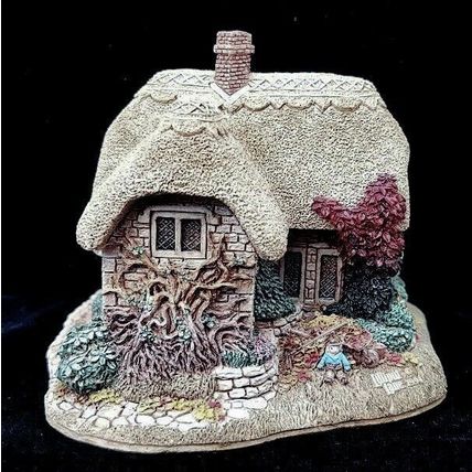 Lilliput Lane Autumn Hues Thatched Cottage Vintage Ornament