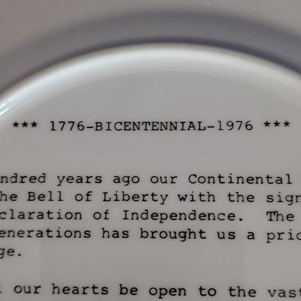 BICENTENNIAL Collectors PLATE 1776-1976 Liberty Bell In God We Trust USA Gold Tr