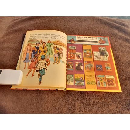 Wonder Book Let's Go To School By Annette Edwards 1954 Great Shape