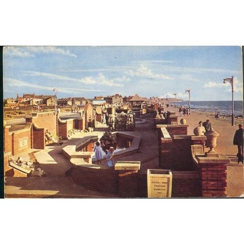 Gardens And Promenade, Cleveleys, Lancashire - 1977 - PT19324