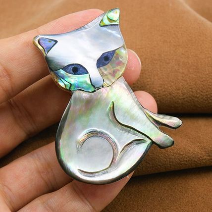 Cute & Quirky Handmade Natural Shell Kitty Brooch/ Pin