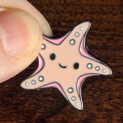 Starfish Enamel Pin Badge Rubber Safety Back 2.5 cm x 2.5 cm Sealife Fun BA136