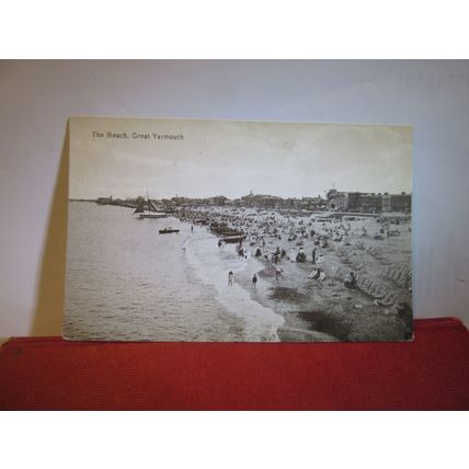 THE BEACH, GREAT YARMOUTH, NORFOLK unused antique postcard by Valentine =