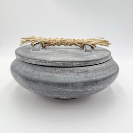 Anthropologie Mozu Trinket Dish Large Black Matte Ceramic Covered Vase