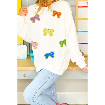 White Chenille Bowknot Patched Graphic Crewneck Sweatshirt
